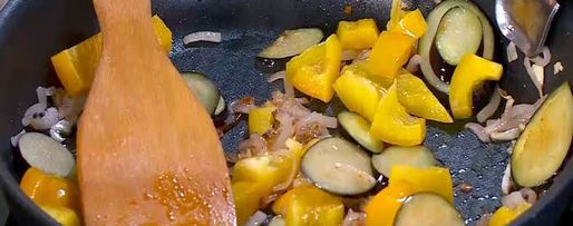 Шаг 4: фриттаты с овощами и сыром