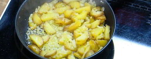 Шаг 4: испанского омлета с картофелем, семгой и укропом