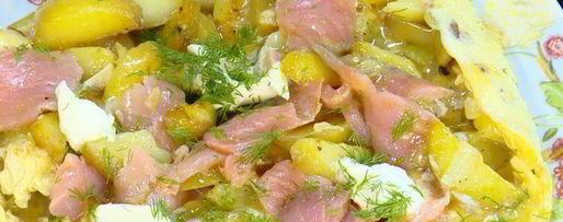 Шаг 8: испанского омлета с картофелем, семгой и укропом