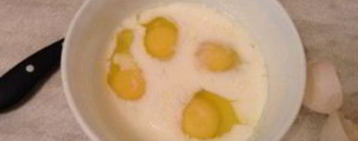 Шаг 1: омлета на молоке