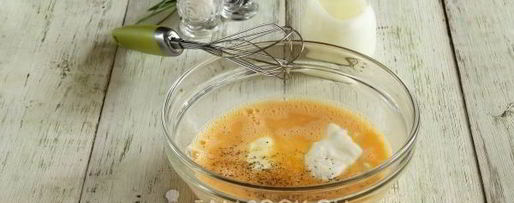 Шаг 3: омлета на сметане на сковороде