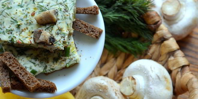 Рецепт омлета на сметане с шампиньонами и кабачками