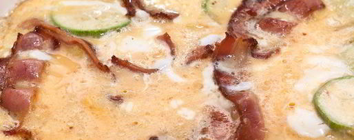 Шаг 3: омлета с беконом и кабачками