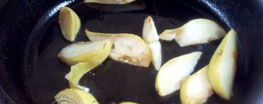 Шаг 1: омлета с грушей