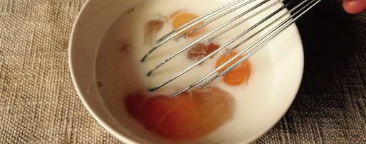 Шаг 1: омлета с сыром и рукколой