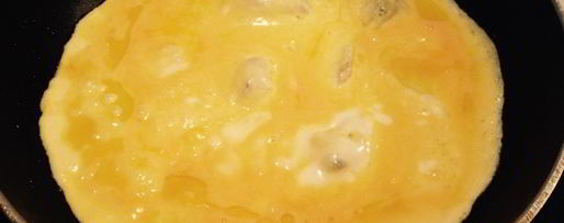 Шаг 3: омлета с сыром и рукколой