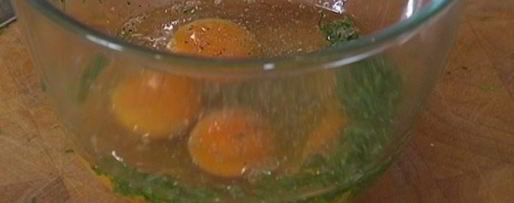 Шаг 4: омлета с зеленым горошком, картофелем и сыром