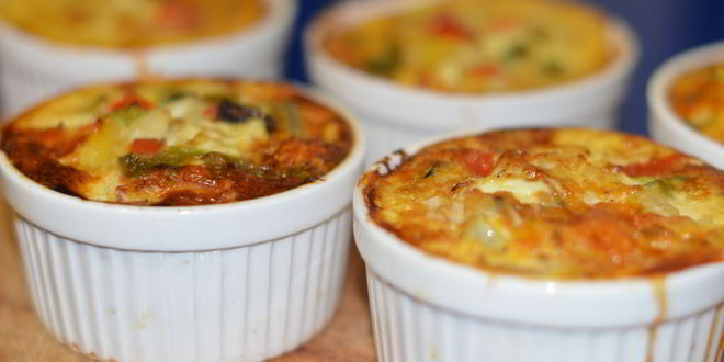 Рецепт порционных омлетов со свининой и овощами