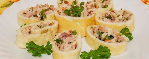 Шаг 5: рулетиков из омлета с курицей аппетитные