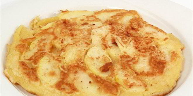 Рецепт сладкого омлета с карамелизированными яблоками