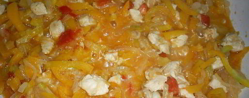 Шаг 2: сытного омлета с овощами и курицей