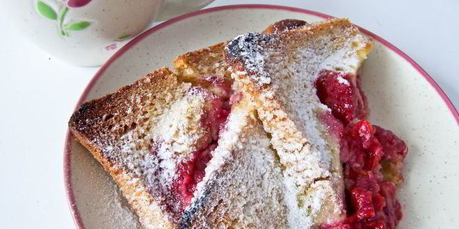 Рецепт запеченного омлета с ягодами