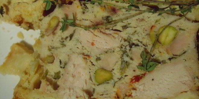 Рецепт куриного паштета с фисташками, запеченный в тесте