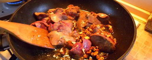 Шаг 2: куриного паштета со сладким перцем и орехами