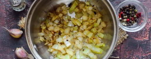 Шаг 2: паштета из говяжьей тушенки