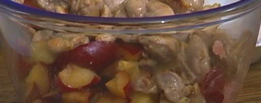 Шаг 8: паштета из кролика со сливами