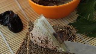 Рецепт Паштета из куриной печени с черносливом