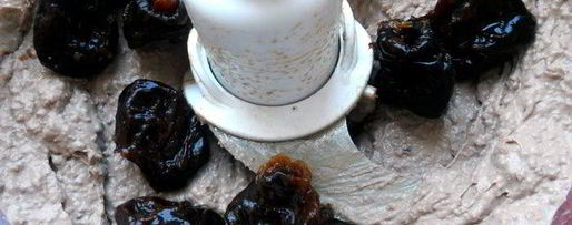 Шаг 4: паштета из печени с черносливом