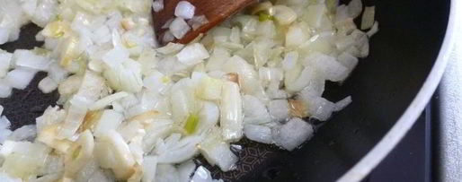 Шаг 1: паштета из шампиньонов и моцареллы