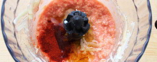 Шаг 4: паштета из сыра и томатов