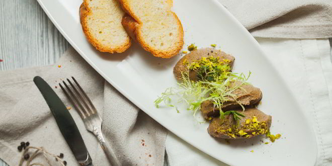 Рецепт паштета куриного на гренках