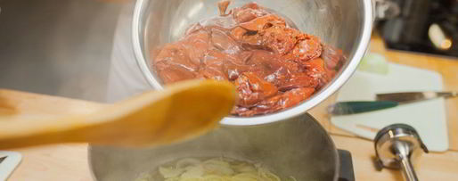 Шаг 5: паштета куриного на гренках