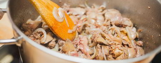 Шаг 6: паштета куриного на гренках