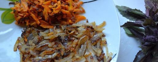 Шаг 8: печеночного торта с морковью и луком