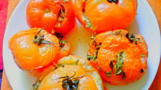 Рецепт Пряных фаршированных помидоров