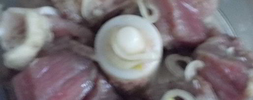 Шаг 4: пятнашек из маринованного мяса с зеленым горошком