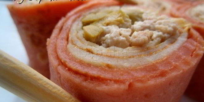 Рецепт блинных роллов с курицей и оливками