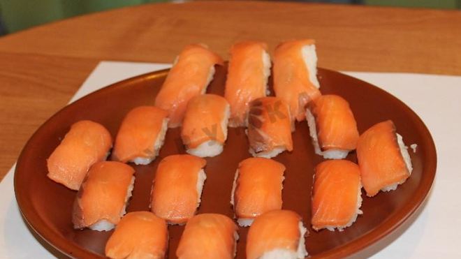 Рецепт Домашних роллов и нигири суши