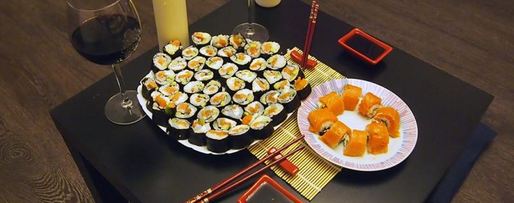 Шаг 12: маков суши с лососем, сыром и огурцом