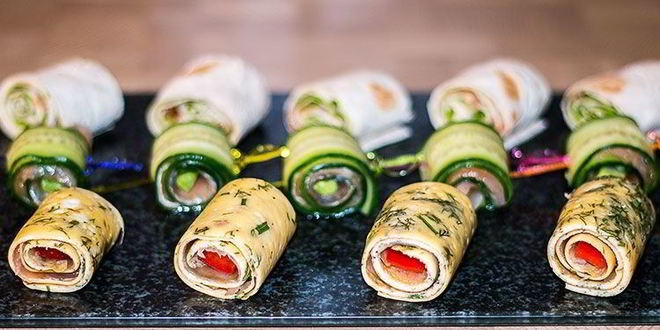 Рецепт простых роллов с лососем к праздничному столу