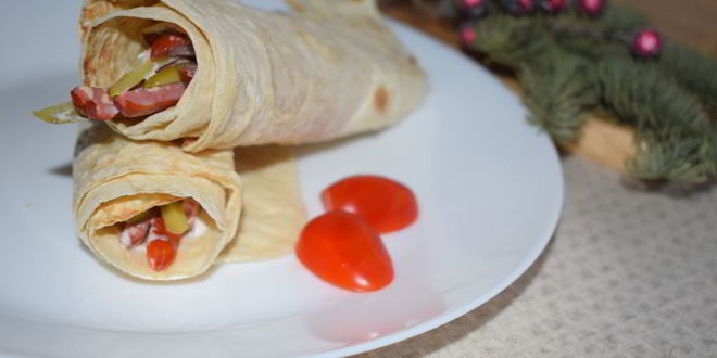 Рецепт ролла с копчеными колбасками кабаноси