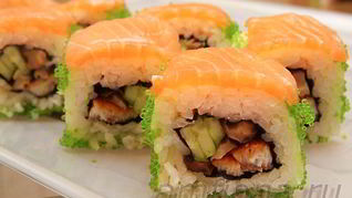 Рецепт Ролла с лососем, угрем и шиитаке