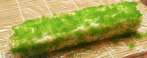 Шаг 11: ролла с лососем, угрем и шиитаке