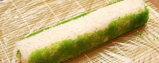 Шаг 12: ролла с лососем, угрем и шиитаке