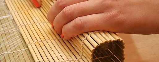 Шаг 9: ролла с лососем, угрем и шиитаке