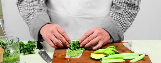 Шаг 4: роллов из дайкона с огурцом и авокадо