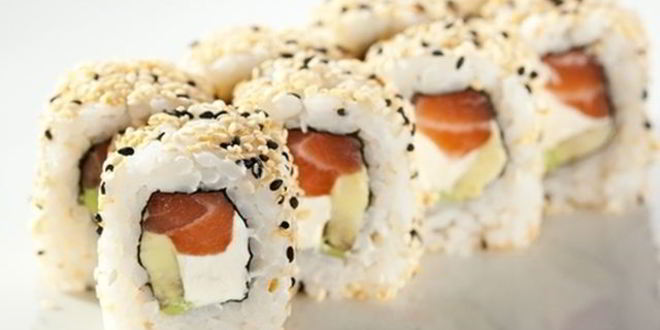 Рецепт роллов с авокадо и лососем
