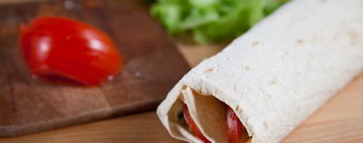 Шаг 10: роллов с куриной грудкой и салатом