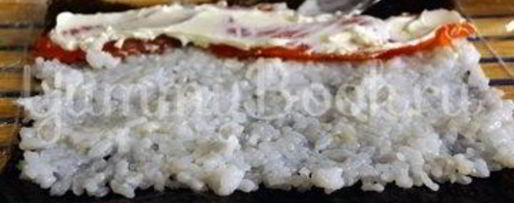 Шаг 5: роллов с лососем и филадельфией