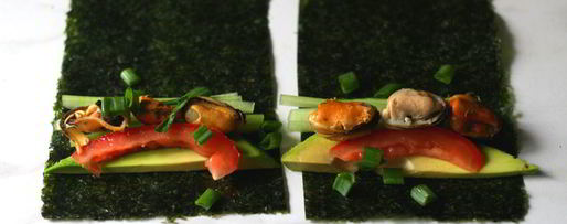 Шаг 4: роллов с мидиями и овощами