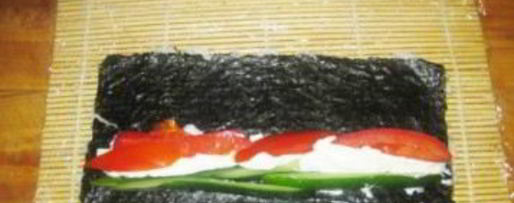 Шаг 4: роллов с огурцом и сыром