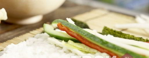 Шаг 5: роллов с огурцом