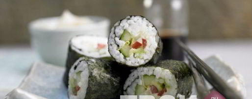 Шаг 7: роллов с огурцом