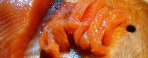 Шаг 1: роллов с семгой и авокадо