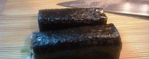 Шаг 10: роллов с семгой и авокадо