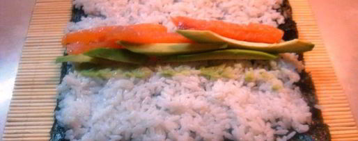 Шаг 6: роллов с семгой и авокадо